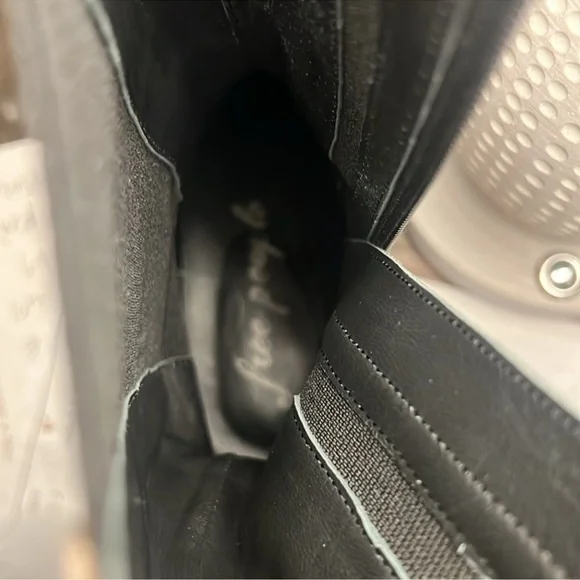 Free People NWOB Brooks Chelsea Stylish Tan Boots with Black Soles size 39👢😍 - Picture 6 of 7